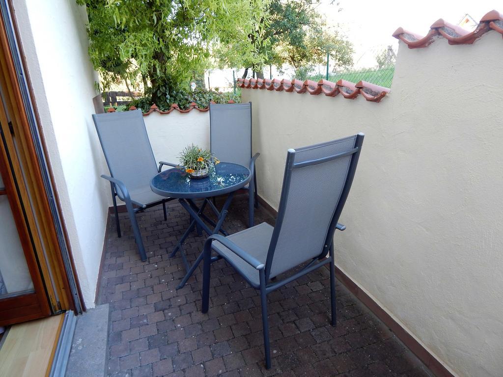 Am Alten Berg Apartment *